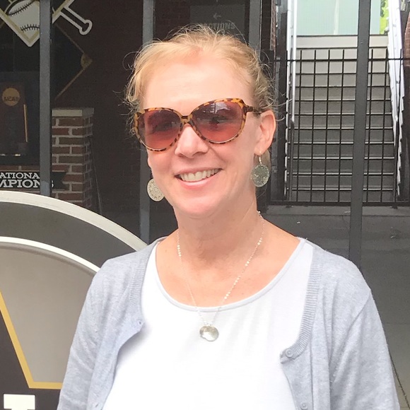 Meet your Posher, Tracee - Picture 1 of 1